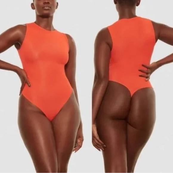 NWT Sold Out SKIMS Jelly Sheer Sleeveless Crewneck Thong Bodysuit In POPPY Sz M - Picture 1 of 5
